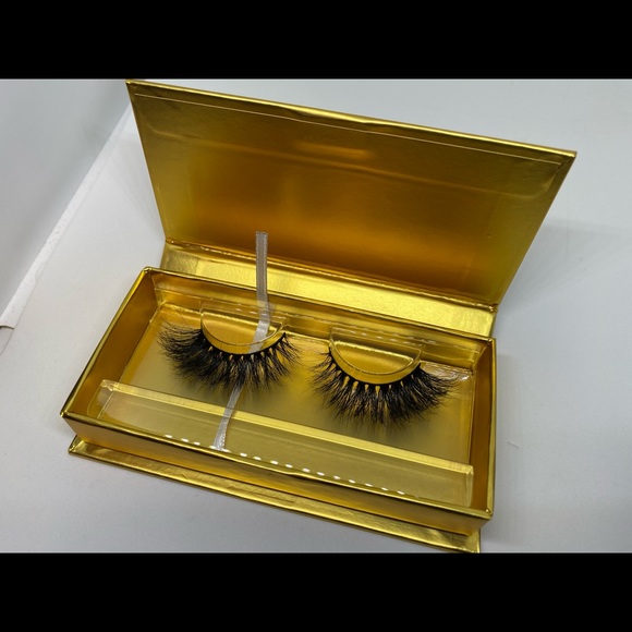 JHaley Beauty LLC Luxury Mink Lashes - Picture 3 of 7